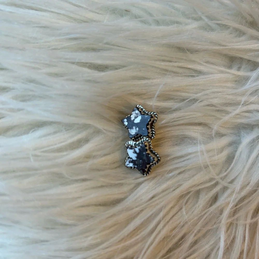Sterling Silver Wild Horse Star Post Earrings - Picture 1 of 4